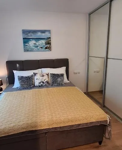 Luxury Isabel شقة *