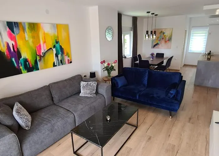 Luxury Isabel شقة *