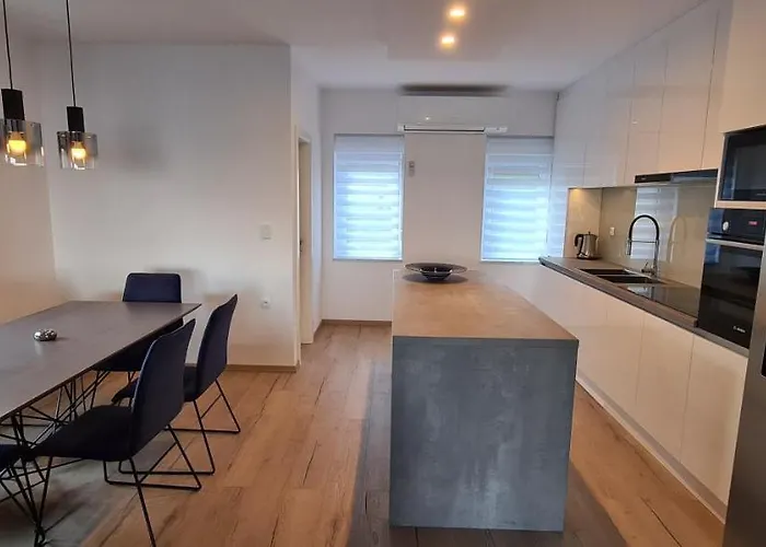 Luxury Isabel Apartment