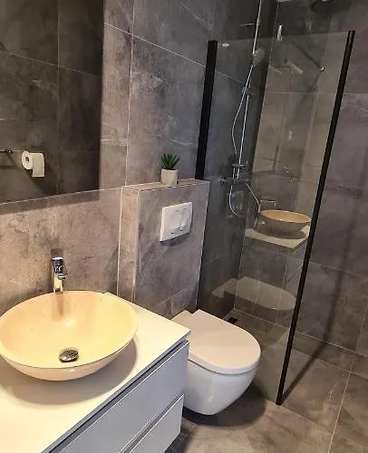 Luxury Isabel Apartment