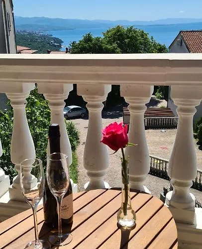 Luxury Isabel Apartment